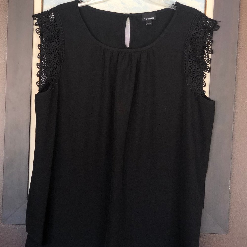 NWOT Torrid size 1 black top